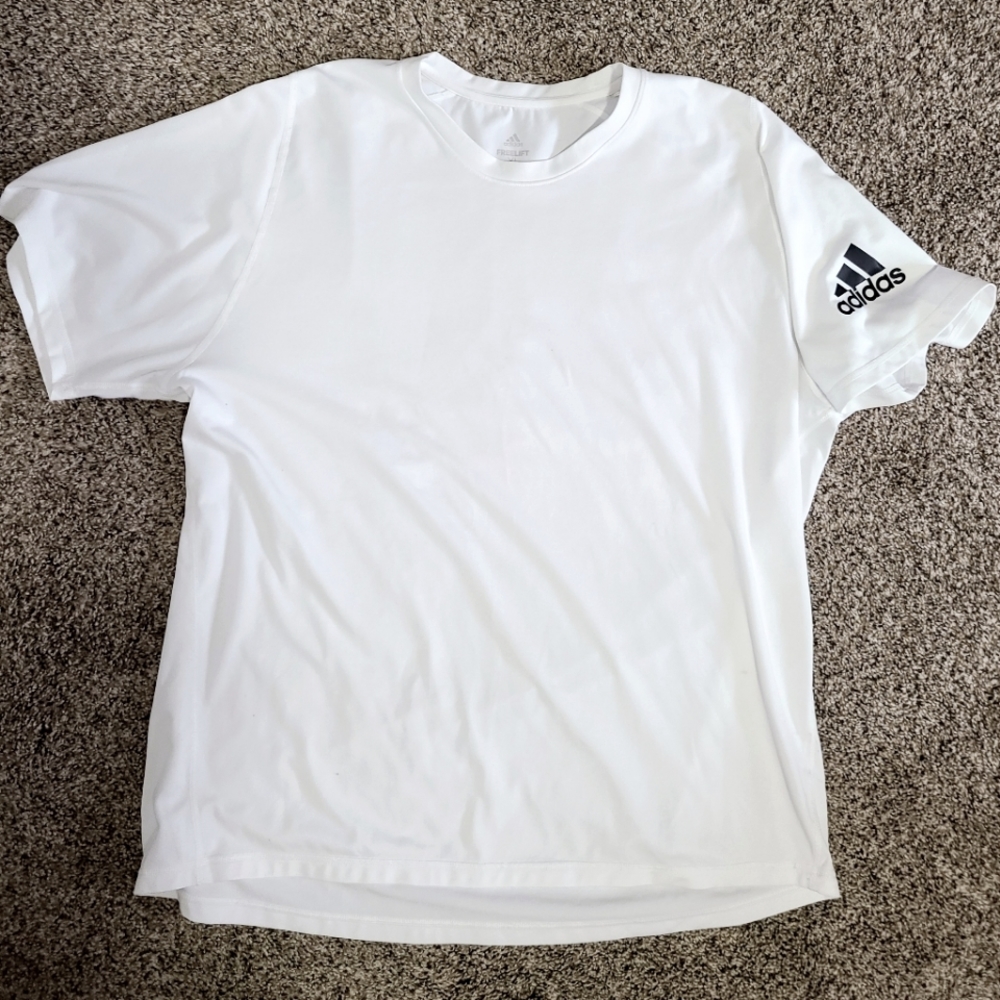 Mens size XL Adidas tshirt
